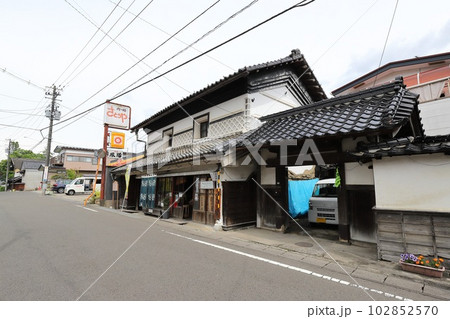 宮城　富谷　奥州街道富谷宿の街並み 102852570