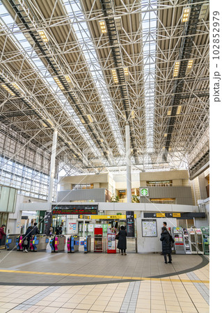【神奈川県】近未来的な雰囲気のあるたまプラーザ駅 102852979