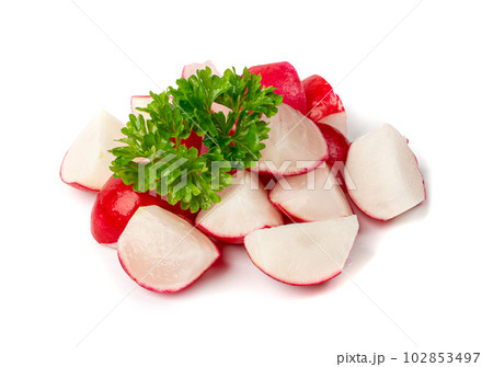 Sliced Radish Roots Isolated, Red Root Round Cuts, Red Radishes Slice Pile, Radis cross sections on White 102853497