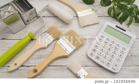塗装道具と電卓|リフォーム・塗装業者・DIY 見積りイメージ 塗装道具と電卓|リフォーム・塗装業者・DIY 見積りイメージ 102856686