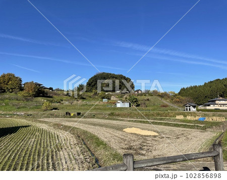 明日香村にある天武持統天皇陵 102856898