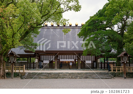 名古屋 熱田神宮 外玉垣御門（拝殿） 102861723