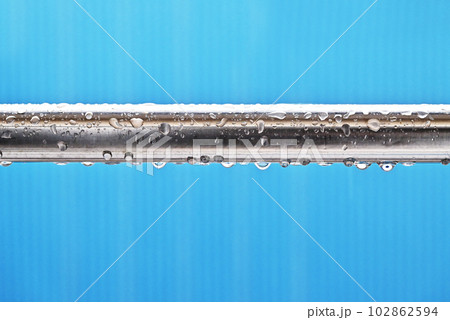 雨だれ 雫 梅雨 雨イメージ イメージ素材 水滴 雨だれ 雫 梅雨 雨イメージ イメージ素材 水滴 102862594