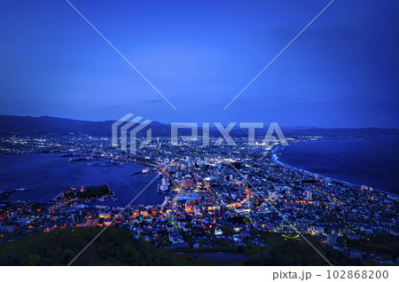 函館山から見た夜景 102868200