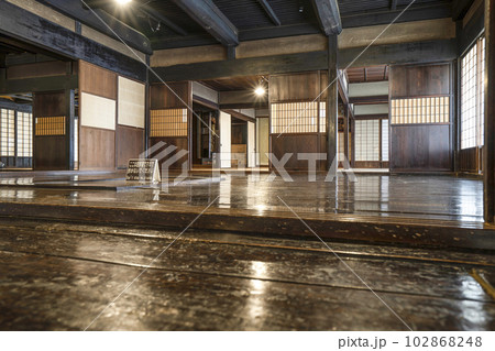 飛騨の里、旧田口家住宅内部 102868248