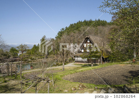 春を迎えた飛騨の里 春を迎えた飛騨の里 102868264