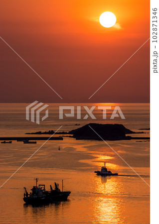 長崎の夕陽 長崎港の風景 長崎の夕陽 長崎港の風景 102871346
