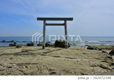 愛知県南知多町つぶて浦の鳥居 愛知県南知多町つぶて浦の鳥居 102872196