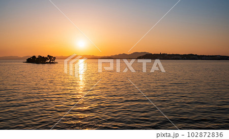 宍道湖の夕暮れ 宍道湖の夕暮れ 102872836