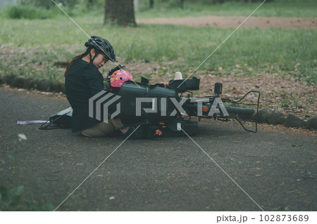 幼児を乗せた際の自転車の転倒 102873689