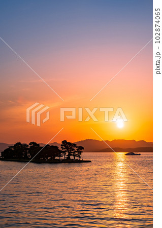 宍道湖の夕暮れ 宍道湖の夕暮れ 102874065