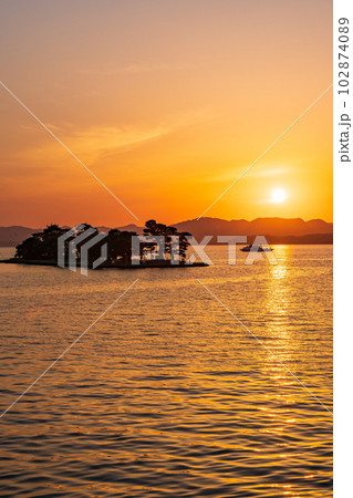 宍道湖の夕暮れ 宍道湖の夕暮れ 102874089