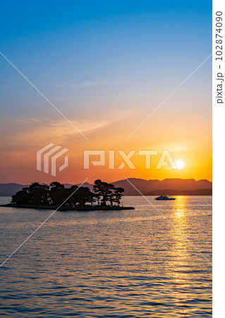 宍道湖の夕暮れ 宍道湖の夕暮れ 102874090