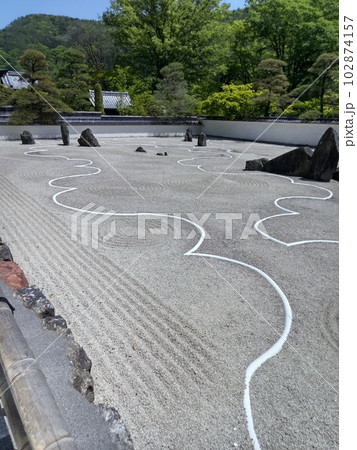 木曽福島の名勝 初夏の興禅寺 日本一広い石庭 木曽福島の名勝 初夏の興禅寺 日本一広い石庭 102874157