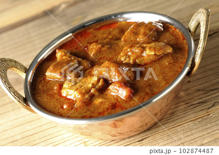 鶏肉入りスパイシーインドカレー 102874487