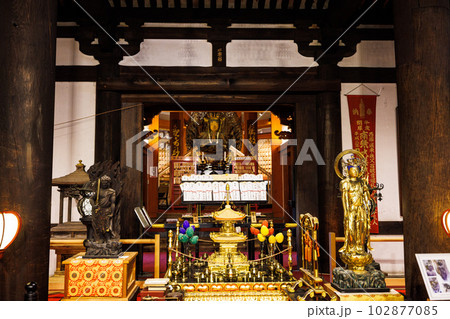 新緑の壷阪寺　本堂内の仏様③ 102877085