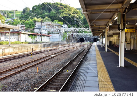 島田市 東海道本線金谷駅の2番線プラットホーム 島田市 東海道本線金谷駅の2番線プラットホーム 102877541