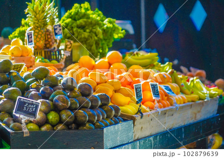 ジャン・タロン市場（野菜市場） 102879639