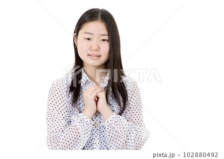 祈る女の子 102880492