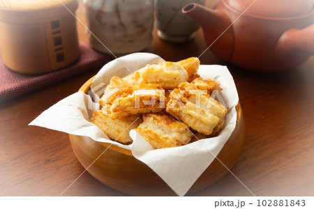 おかきでおやつ 揚げおかき 米菓 煎餅 お菓子 おやつ 揚げもち おかきでおやつ 揚げおかき 米菓 煎餅 お菓子 おやつ 揚げもち 102881843