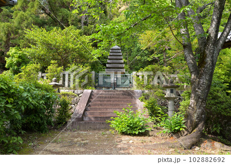 聖徳太子御廟所 叡福寺　久邇元師宮御遺髪塔（大阪府南河内郡太子町） 102882692