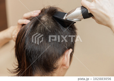 ヘアカット 男性 バリカン ヘアカット 男性 バリカン 102883056