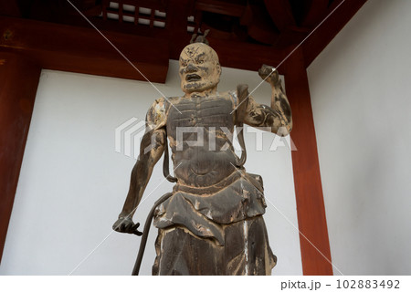 聖徳太子御廟所 叡福寺 南大門の仁王像(大阪府南河内郡太子町) 聖徳太子御廟所 叡福寺 南大門の仁王像(大阪府南河内郡太子町) 102883492