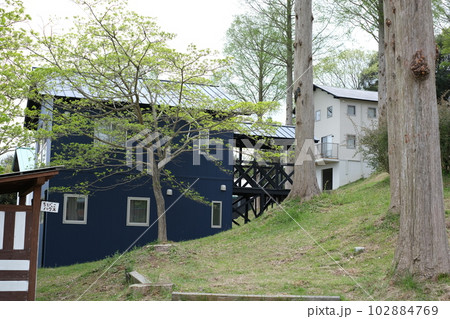 ふるさと森林公園の建物の景色 102884769