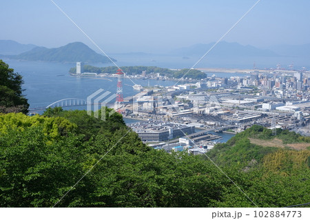 黄金山から眺めた広島市内の景色 102884773