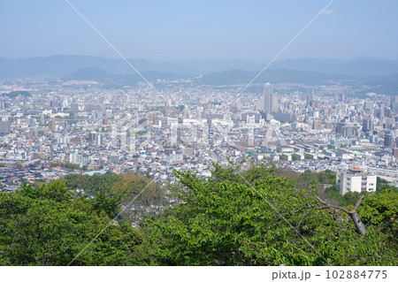 黄金山から眺めた広島市内の景色 102884775
