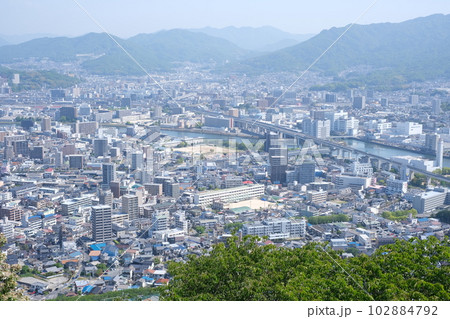 黄金山から眺めた広島市内の景色 黄金山から眺めた広島市内の景色 102884792
