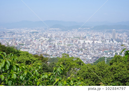 黄金山から眺めた広島市内の景色 黄金山から眺めた広島市内の景色 102884797