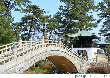 【香川県】四国霊場「第75番札所」総本山善通寺（済世橋） 102886013