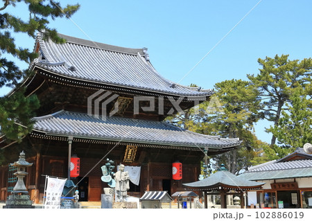 【香川県】四国霊場「第75番札所」総本山善通寺(金堂、本堂) 【香川県】四国霊場「第75番札所」総本山善通寺(金堂、本堂) 102886019