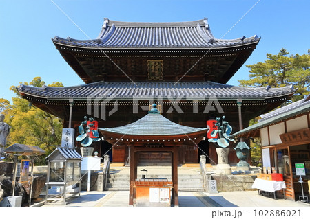 【香川県】四国霊場「第75番札所」総本山善通寺(金堂、本堂) 【香川県】四国霊場「第75番札所」総本山善通寺(金堂、本堂) 102886021