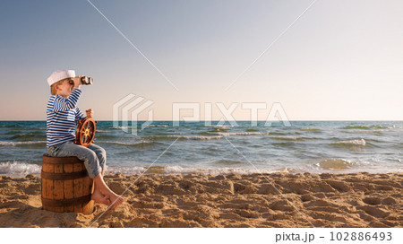 Summer vacation and travel concept Summer vacation and travel concept 102886493