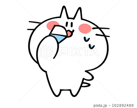 熱中症対策に水分補給をするにゃんこイラスト素材 102892489