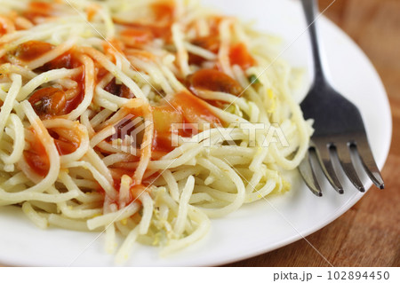 Cooked noodles 102894450