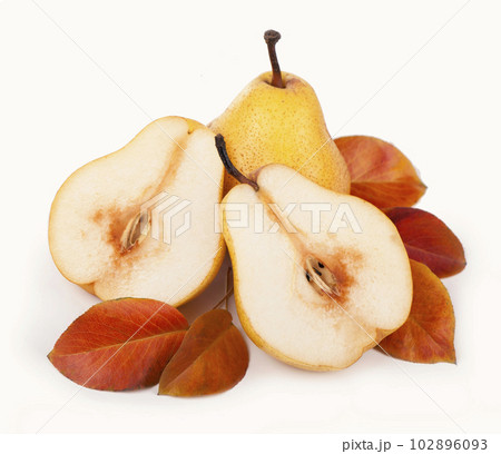 Fresh ripe fruits and slices of pears with leaves isolated on white background Fresh ripe fruits and slices of pears with leaves isolated on white background 102896093