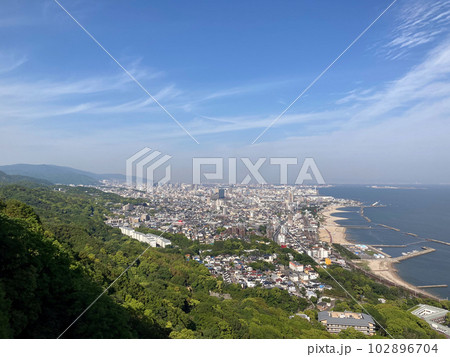 須磨浦ロープウェイから見える須磨海岸(兵庫県 神戸市) 須磨浦ロープウェイから見える須磨海岸(兵庫県 神戸市) 102896704