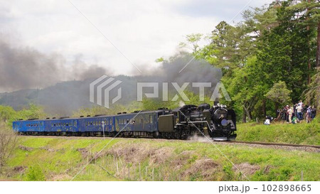 遠野駅へ向かうSL銀河　2023年 春 102898665