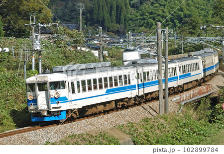 北陸本線 石動ー倶利伽羅 JR西日本 475系 A17+A03編成(金沢) 北陸本線 石動ー倶利伽羅 JR西日本 475系 A17+A03編成(金沢) 102899784
