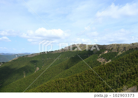 ごまさんスカイタワーからの景色(和歌山県田辺市龍神村龍神) ごまさんスカイタワーからの景色(和歌山県田辺市龍神村龍神) 102903373