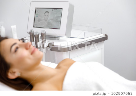 cosmetic facial procedure,Facial treatment, Acne therapy, Complexion renewal,Rejuvenation treatment,dermatological service 102907665