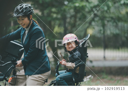 4 years old 102919513