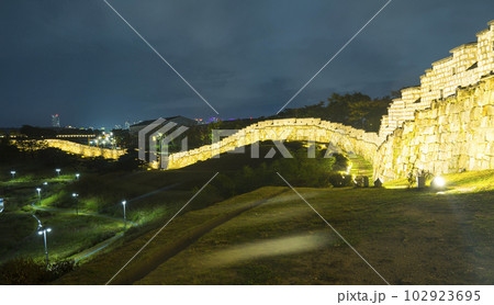 Landscape of Suwon Wall in Gyeonggi-do, Korea 102923695