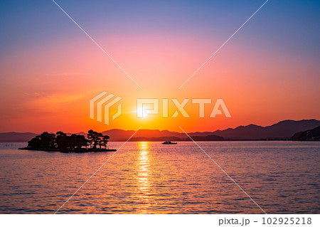 宍道湖の夕暮れ 宍道湖の夕暮れ 102925218
