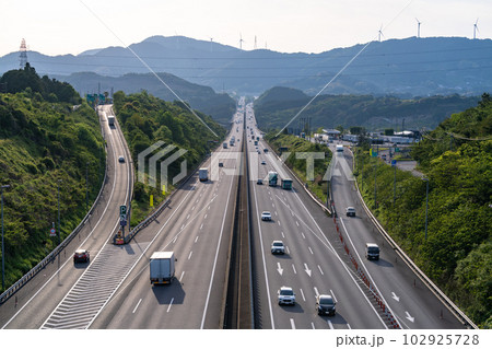 《静岡県》新東名高速道路・日本の大動脈 102925728