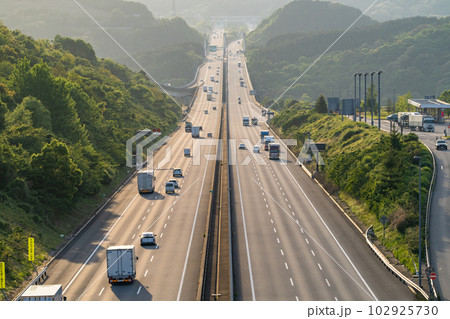 《静岡県》新東名高速道路・日本の大動脈 102925730