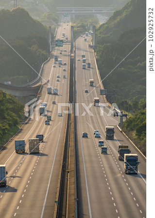《静岡県》新東名高速道路・日本の大動脈 《静岡県》新東名高速道路・日本の大動脈 102925732